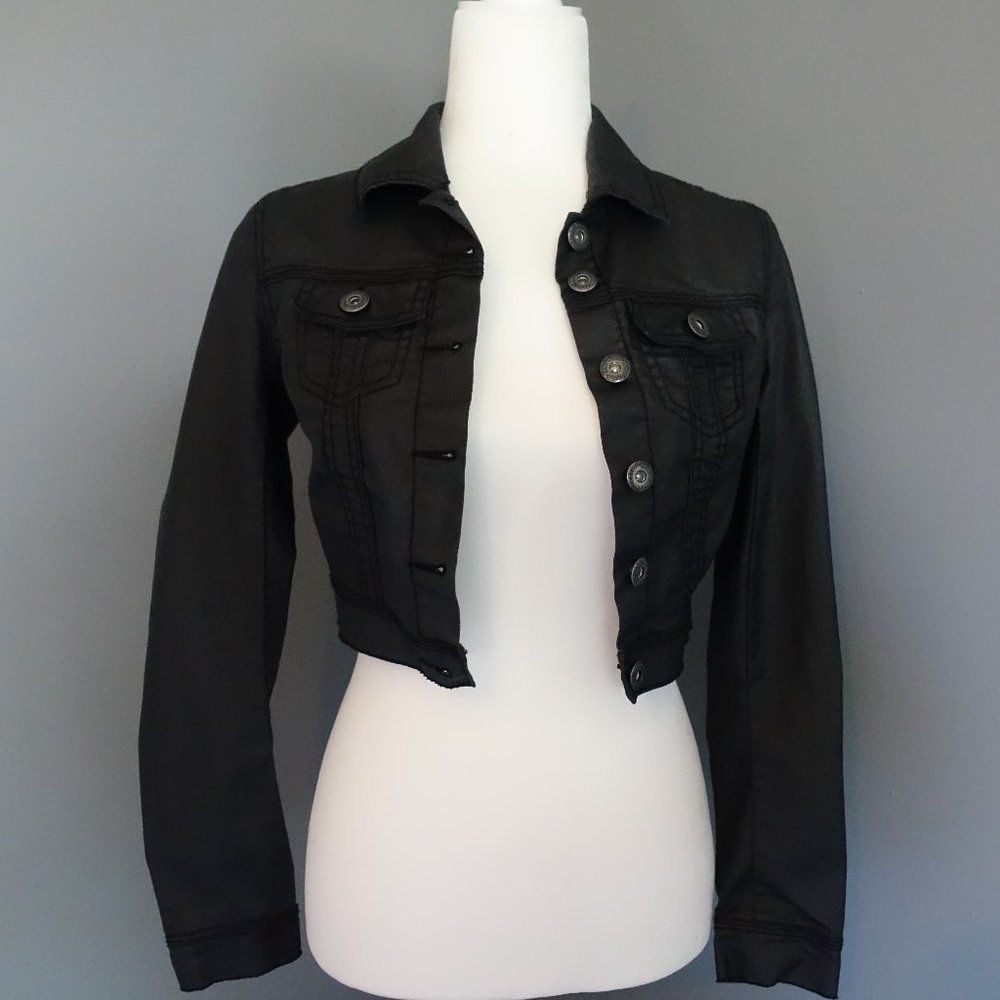 Cropped Long Sleeve Black Jacket